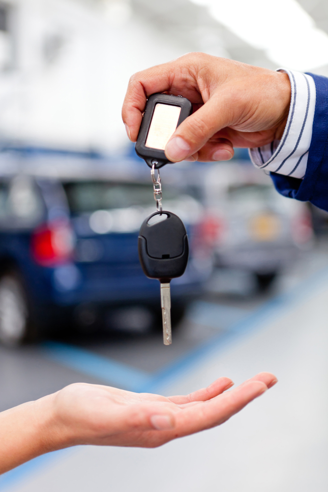 Handling keys of a car at the garage or dealer